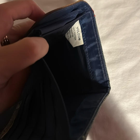 Vintage Volcom wallet - Picture 6 of 6